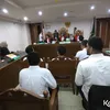 Ammar Zoni duduk di ruang sidang