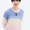 seleb Korea pakai sweater yang sama