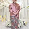 Ivan Gunawan Pakai Beskap Pink