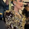 Ivan Gunawan bikin gaun Yosika
