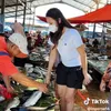 Indah Permatasari ke Pasar Tradisional