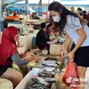 Indah Permatasari ke Pasar Tradisional