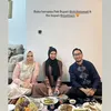 Syahnaz Sadiqah tarawih bersama masyarakat 