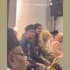 Syahnaz Sadiqah tarawih bersama masyarakat 