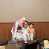 Syahnaz Sadiqah tarawih bersama masyarakat 