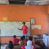 Reza Rahadian Jadi Guru Ngajar di NTB
