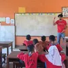 Reza Rahadian Jadi Guru Ngajar di NTB