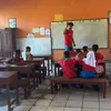 Reza Rahadian Jadi Guru Ngajar di NTB