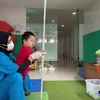 Oki Setiana Dewi Dampingi Sulaiman Terapi