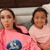 Cathy Sharon Momong Anak