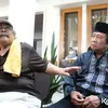Jaja Miharja pakai kaos