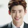 Senyum aktor drama Korea