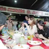 Artis Makan Bareng di Warung Tenda