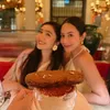 Jessica Mila memotret Febby dan Mardi