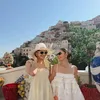 Jessica Mila bersama Enzy Storia di Positano