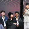 Jirayut pakai serba putih