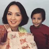 Joanna Alexandra dan anak
