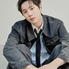 Lee Jun Young tampil keren