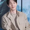 Jung Sung Il Tersenyum