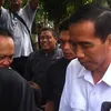 Jokowi di pemakaman Murry Koes Plus