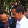 Jokowi di pemakaman Murry Koes Plus