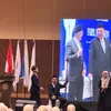 Farel jalan ke podium wisuda