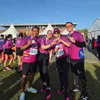 Kadek Devi bersama sahabat usai lari