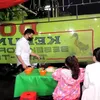 Emil Dardak KPK Arumi Bachsin warung bebek kaki lima