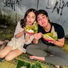 El Rumi dan Syifa Hadju Makan Pinggir Jalan