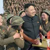foto meme Kim Jong Un ke markas tentara wanita Korea Utara