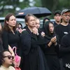 para sahabat Lula Lahfah di pemakaman