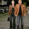 Anang dan Ashanty kompak jaket cokelat