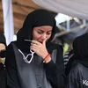Olla Ramlan menangis 