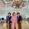 Khirani Trihatmodjo cantik pakai baju tradisional