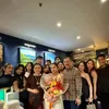 Khirani Trihatmodjo foto bareng undangan ultahnya