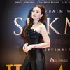 Kimberly Ryder tampil cantik