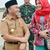 Potret mesra Sugianto Sabran dan Yulistra Ivo Azhari.