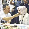 Potret mesra Sugianto Sabran dan Yulistra Ivo Azhari.