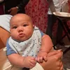 Potret Keanu Massaid bersama Baby Arash