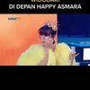 Dan kini, hubungan Denny Caknan dan Happy Asmara pun harus kandas. Happy sempat nangis saat Denny Caknan menyanyikan lagu berjudul Widodari di hadapannya yang diketahui lewat Tik Tok @wigaarta12.