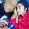 dewi perssik, ayah dewi perssik meninggal, ayah dewi perssik