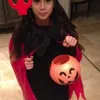 Kirana pakai kostum halloween