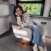 Samanta Elsener Naik Kereta