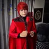 Pesulap Merah pakai jas merah