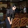 Sandra Dewi membungkuk di pengadilan