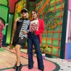 Potret kedekatan Dewi Perssik dan Indah Sari.