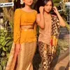 Sarah Menzel dan Fuji