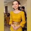 Sarah Menzel dan Fuji