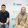 Zaskia Sungkar Tersenyum di Depan Wartawan