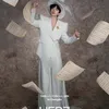 Liu Yuning dengan kostum putih